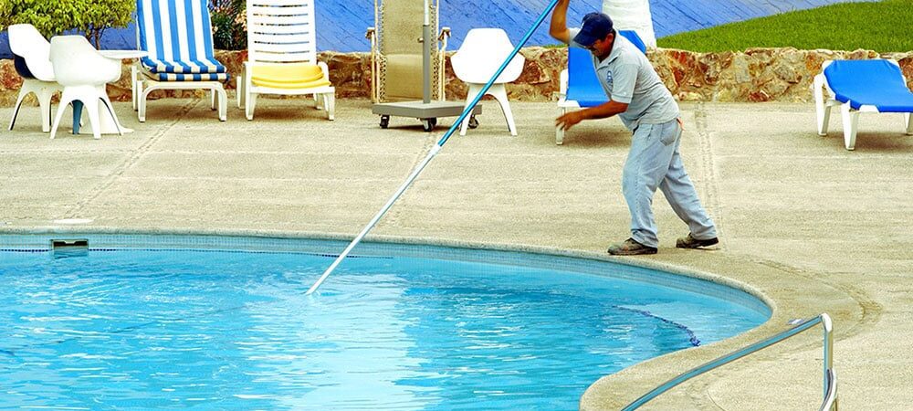 pool cleaning dubai