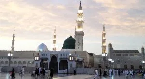 What is the best time to do Umrah?