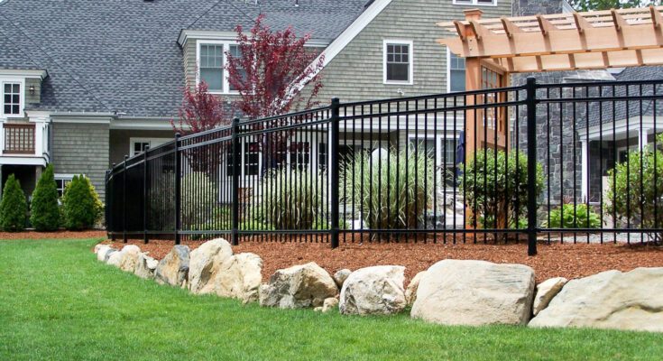 Comparing Different Types of Residential Fences in Ottawa: Which Is Right for You?